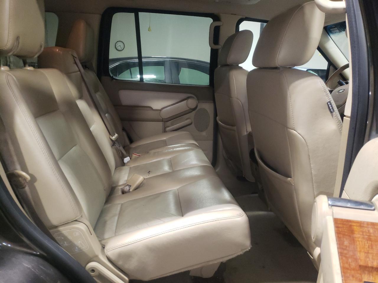 Photo 6 from auction – 2007 FORD EXPLORER E with VIN 1FMEU74E27UA55282