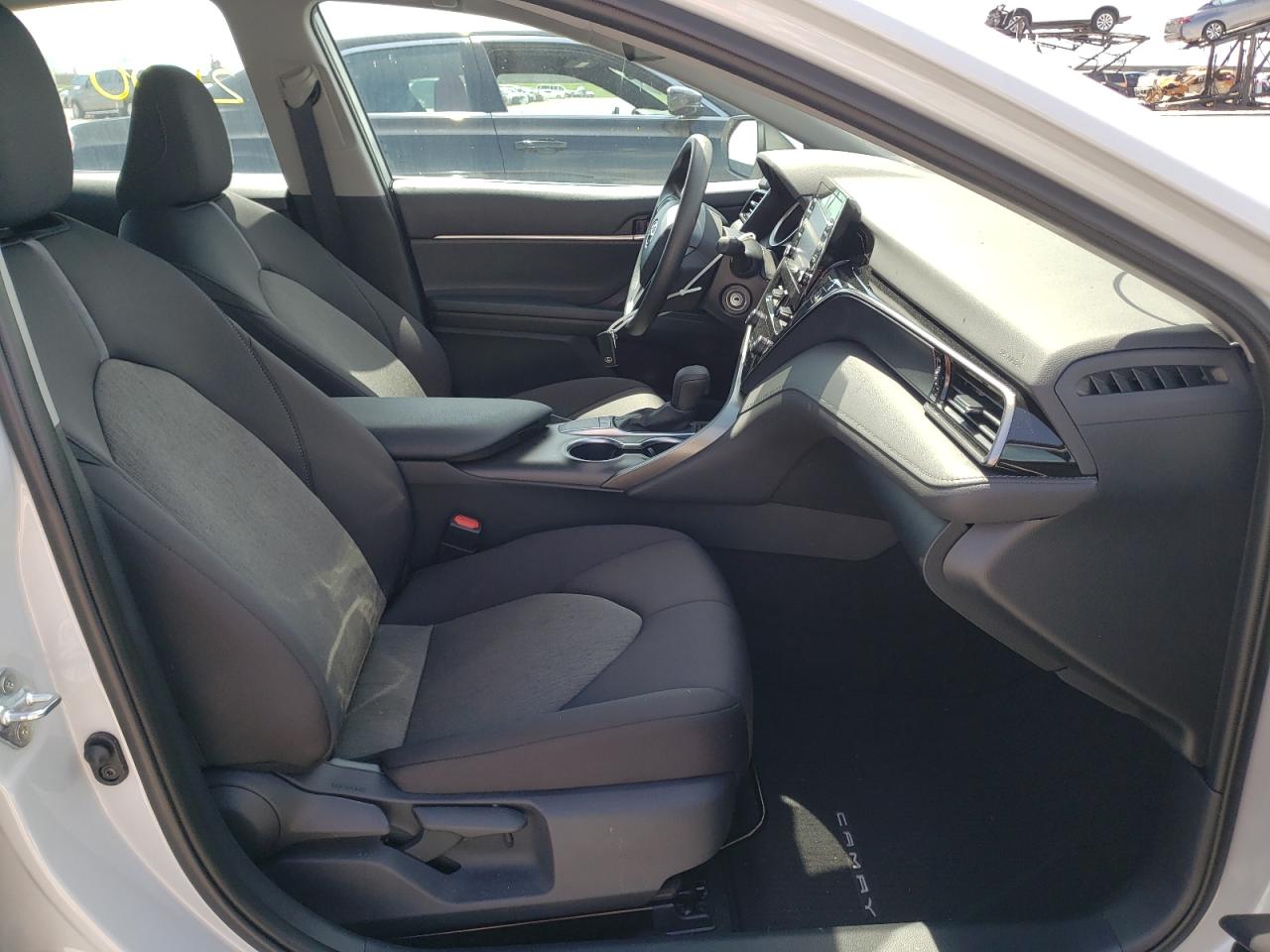 Photo 5 from auction – 2022 TOYOTA CAMRY LE with VIN 4T1C11AK2NU008399
