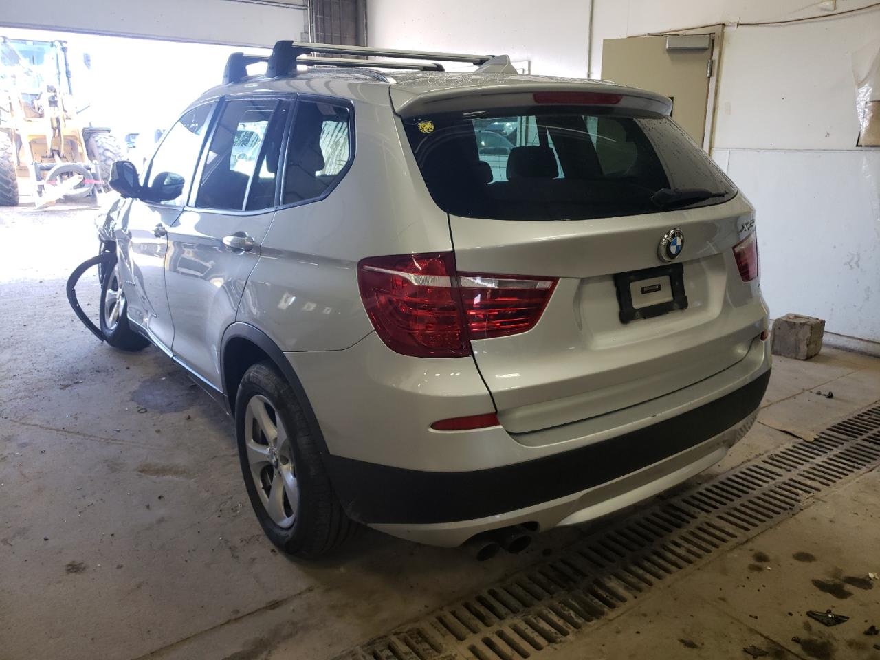 Photo 3 from auction – 2011 BMW X3 XDRIVE2 with VIN 5UXWX5C5XBL712431