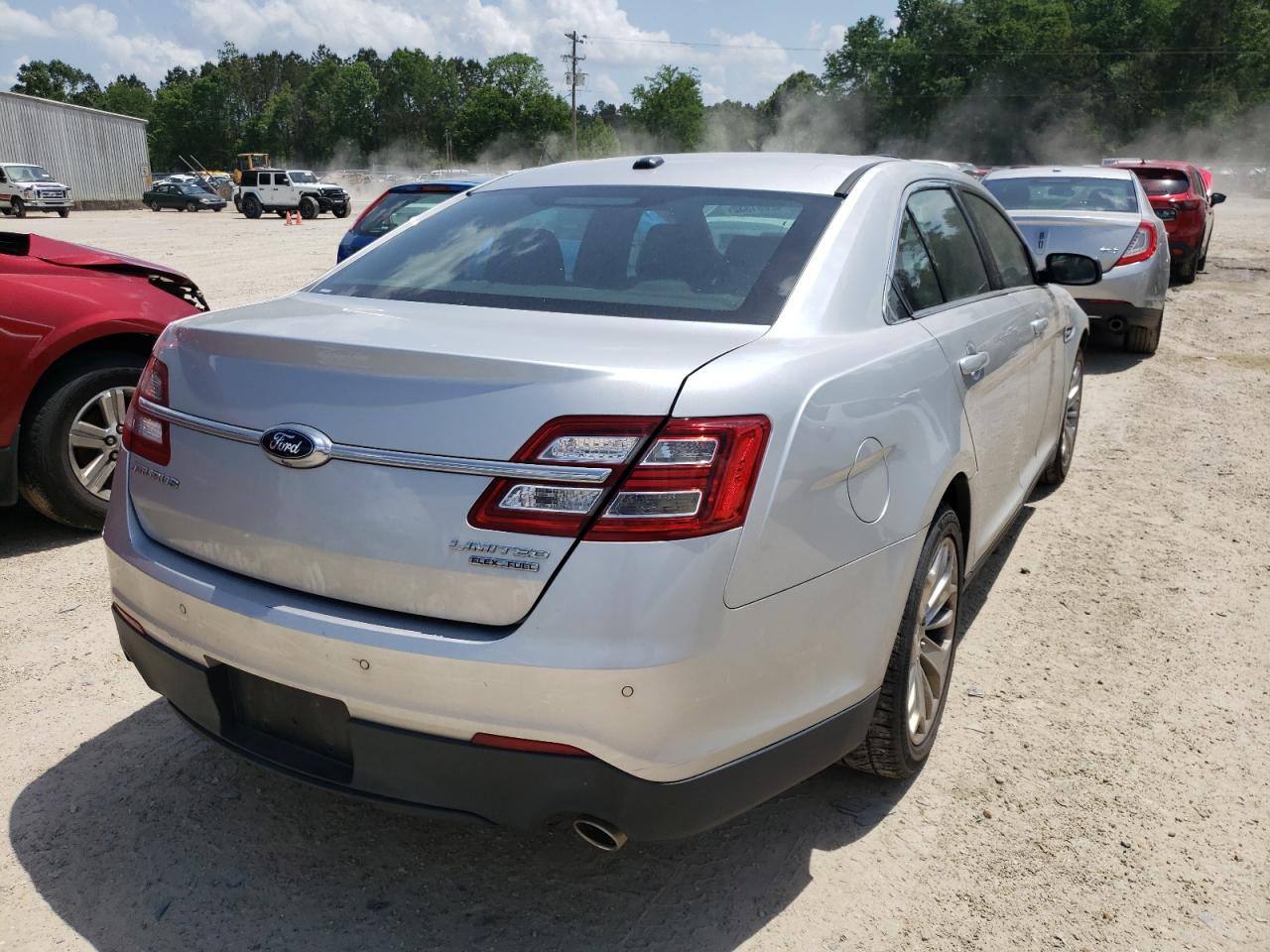 Photo 4 from auction – 2017 FORD TAURUS LIM with VIN 1FAHP2F85HG115077
