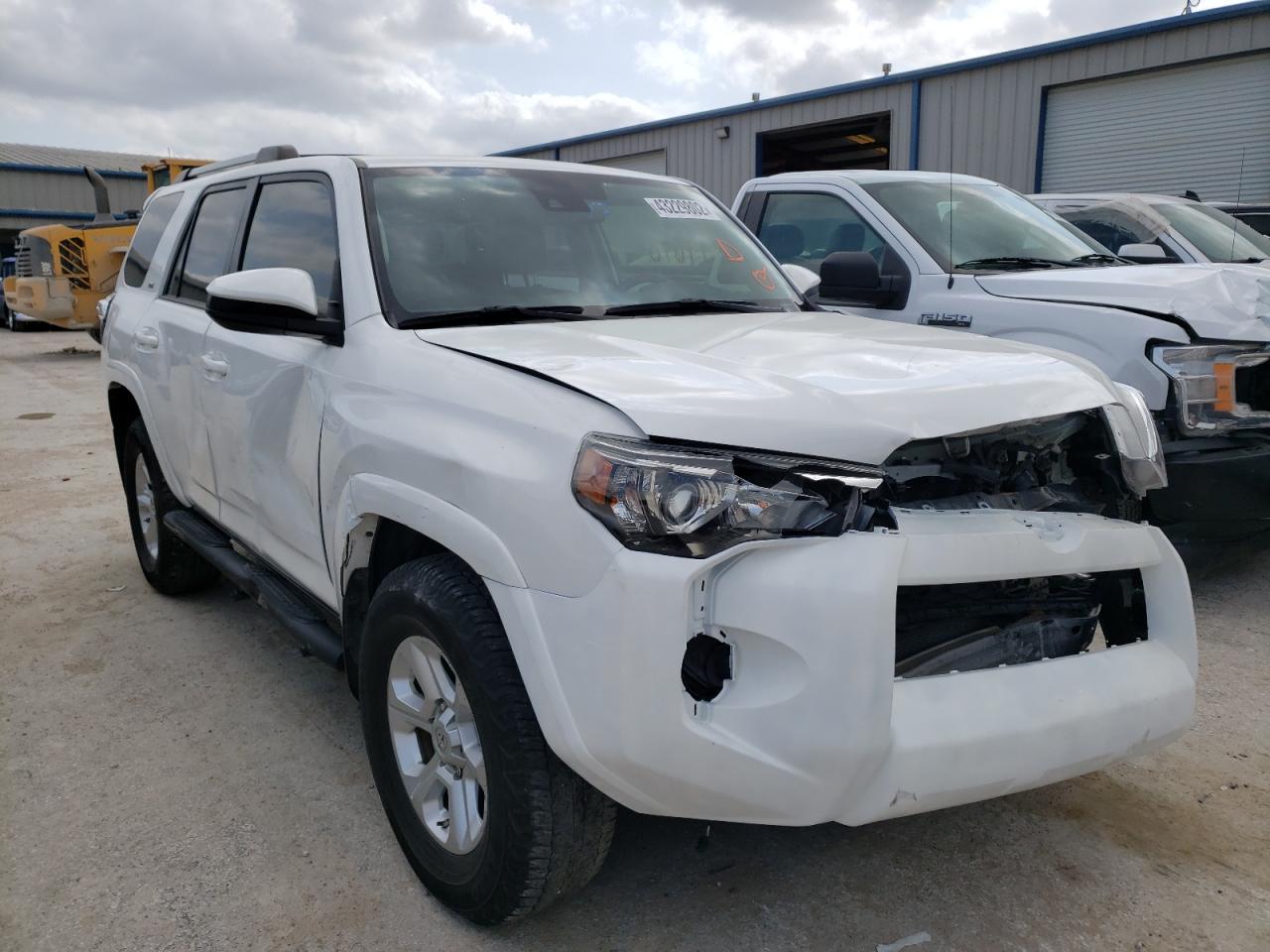 TOYOTA 4RUNNER SR 2020 with VIN JTEZU5JR3L5219365 - Photo from auction