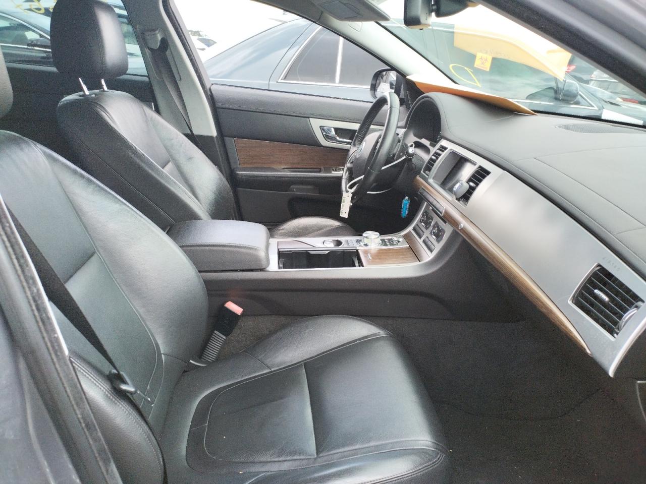 Photo 5 from auction – 2013 JAGUAR XF with VIN SAJWA0E73D8S69700
