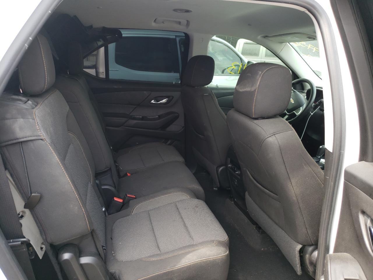 Photo 6 from auction – 2018 CHEVROLET TRAVERSE L with VIN 1GNERFKW8JJ257507