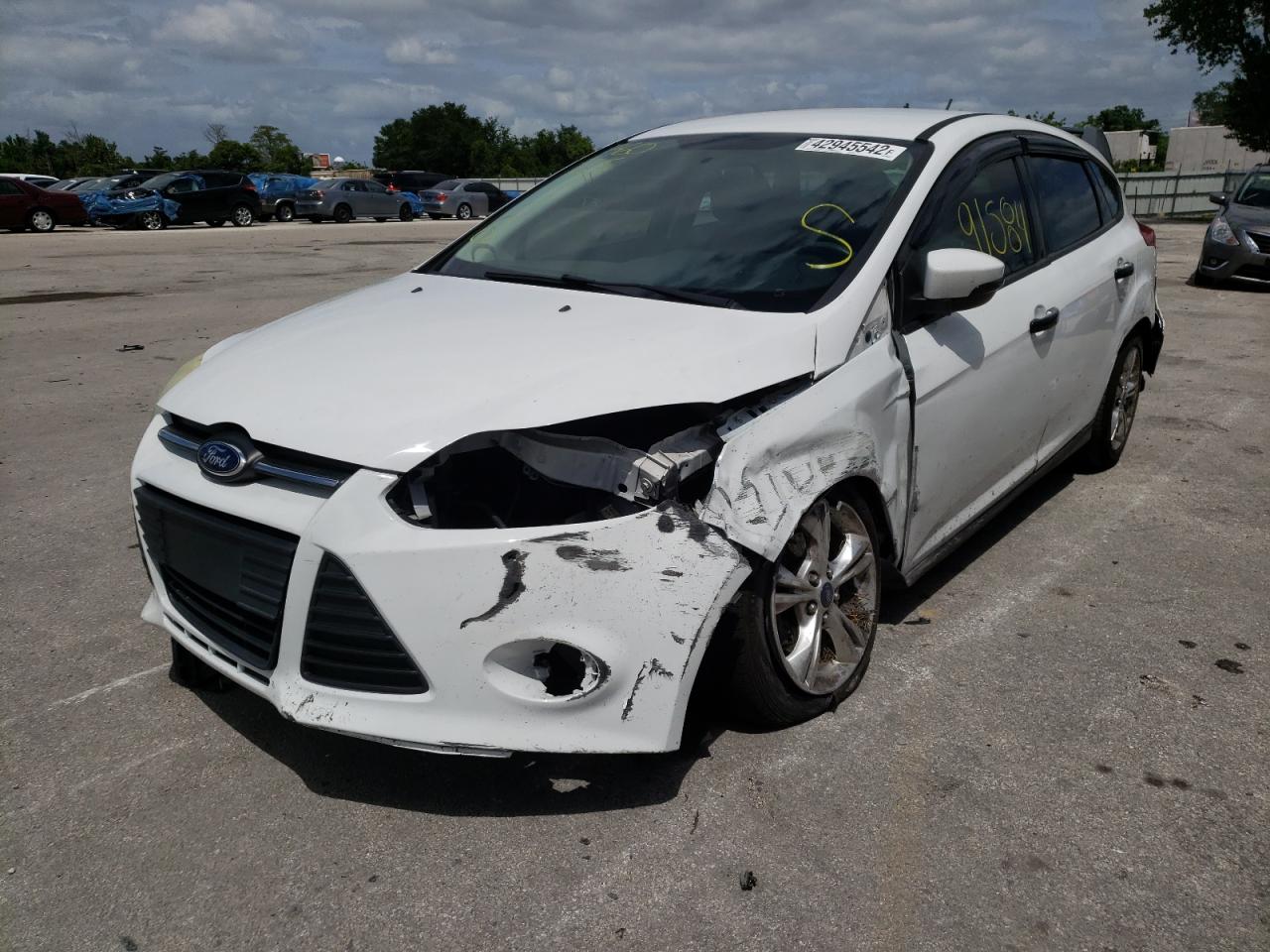 Photo 2 from auction – 2014 FORD FOCUS SE with VIN 1FADP3K22EL145498