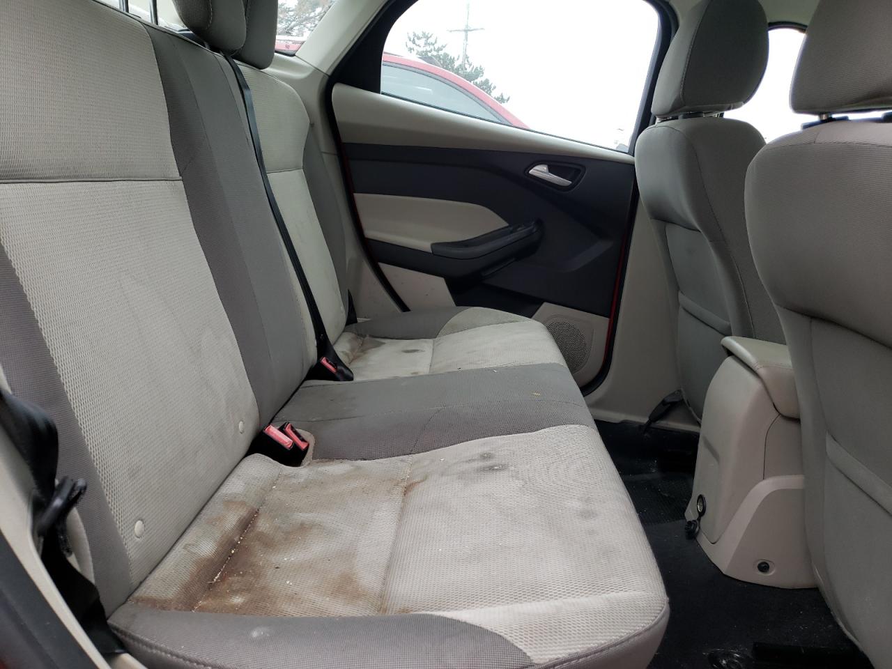 Photo 6 from auction – 2014 FORD FOCUS SE with VIN 1FADP3F23EL444251