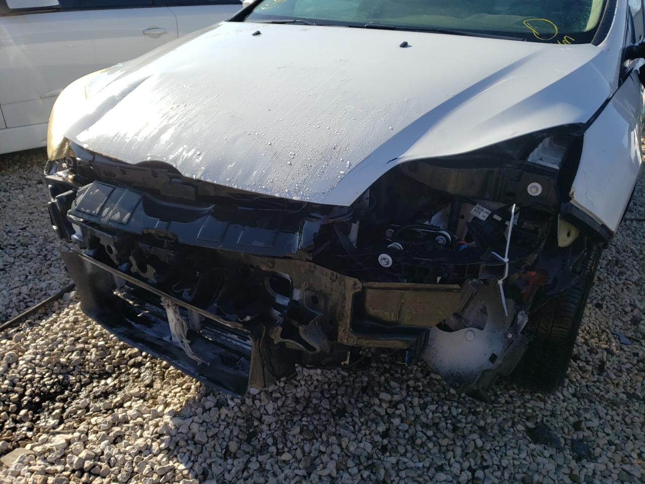 Photo 9 from auction – 2016 FORD FOCUS SE with VIN 1FADP3F26GL214092