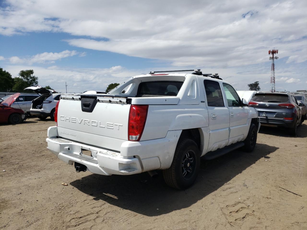 Photo 4 from auction – 2005 CHEVROLET AVALANCHE with VIN 3GNEC12Z15G143337