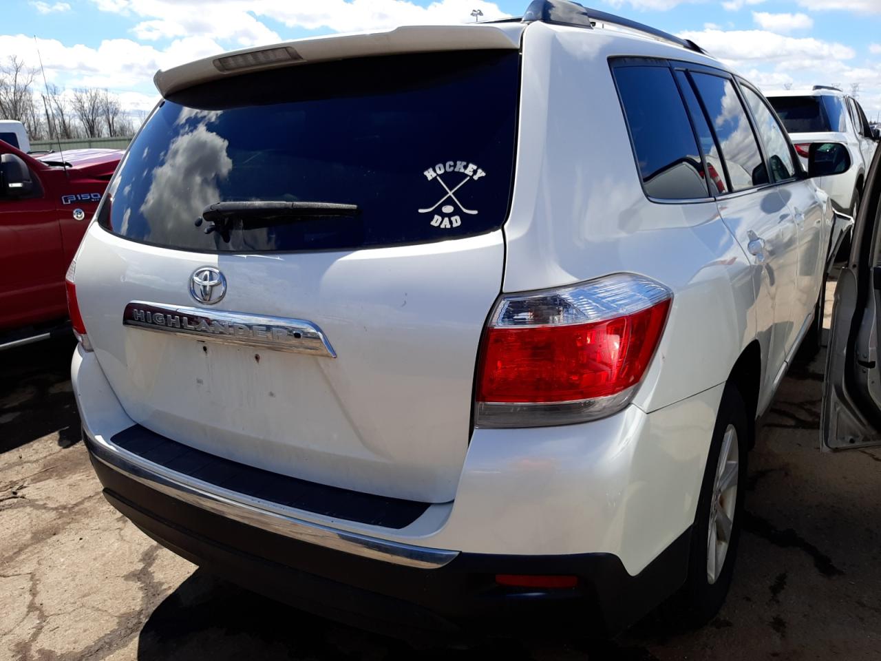 Photo 4 from auction – 2013 TOYOTA HIGHLANDER with VIN 5TDBK3EHXDS191478