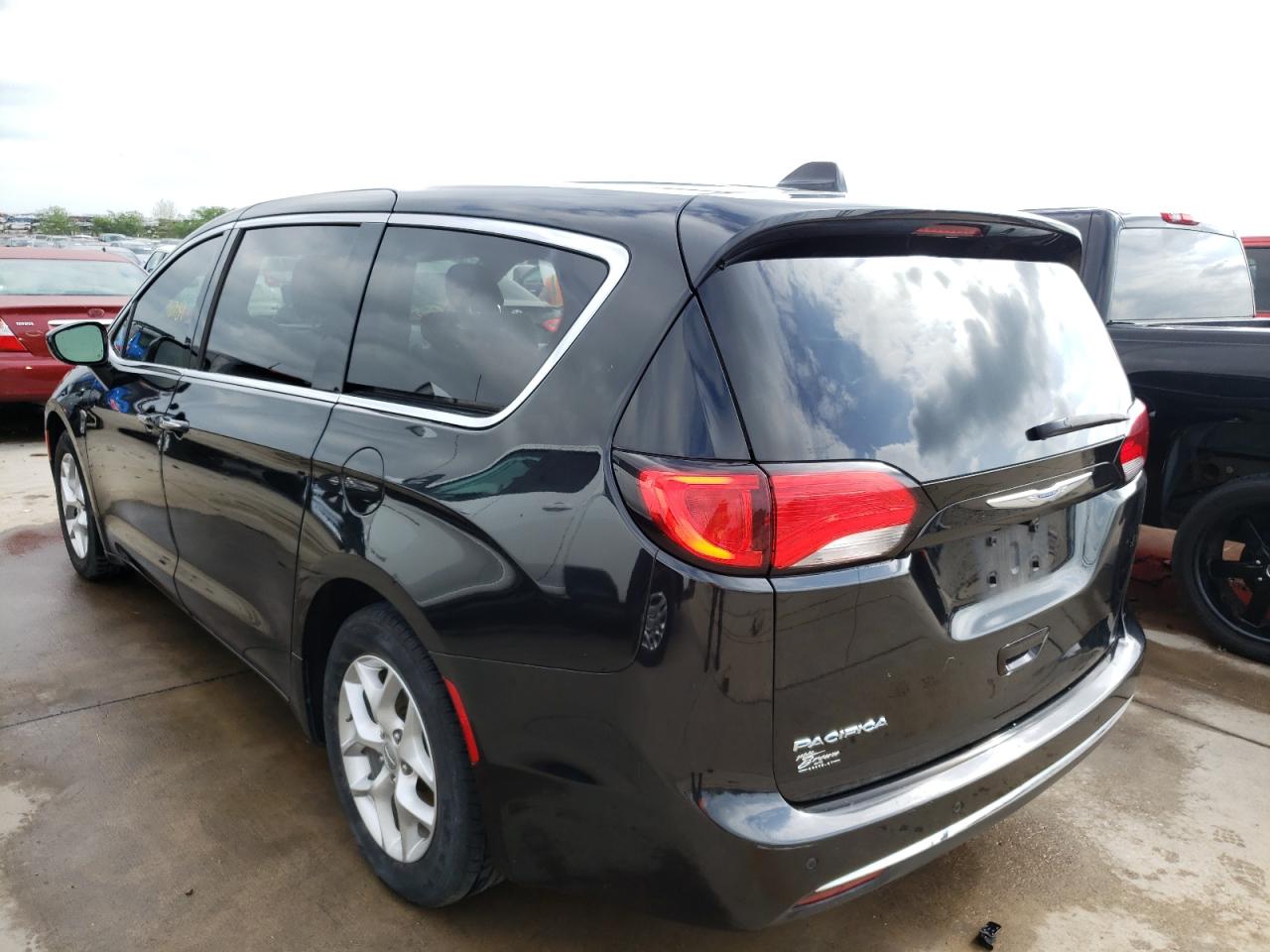 Photo 3 from auction – 2018 CHRYSLER PACIFICA T with VIN 2C4RC1FG1JR270905