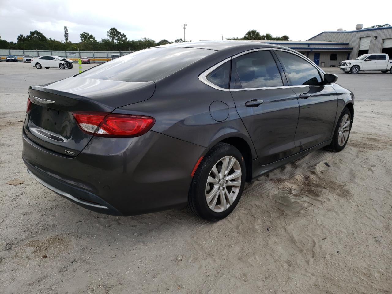 Photo 4 from auction – 2016 CHRYSLER 200 LIMITE with VIN 1C3CCCAB0GN148317