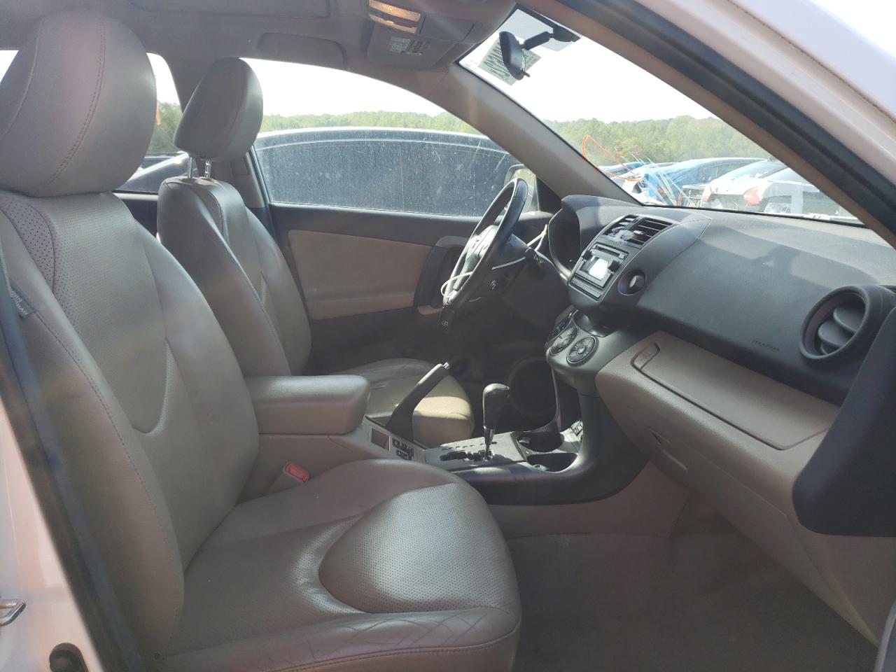 Photo 5 from auction – 2012 TOYOTA RAV4 LIMIT with VIN 2T3YF4DV2CW153932