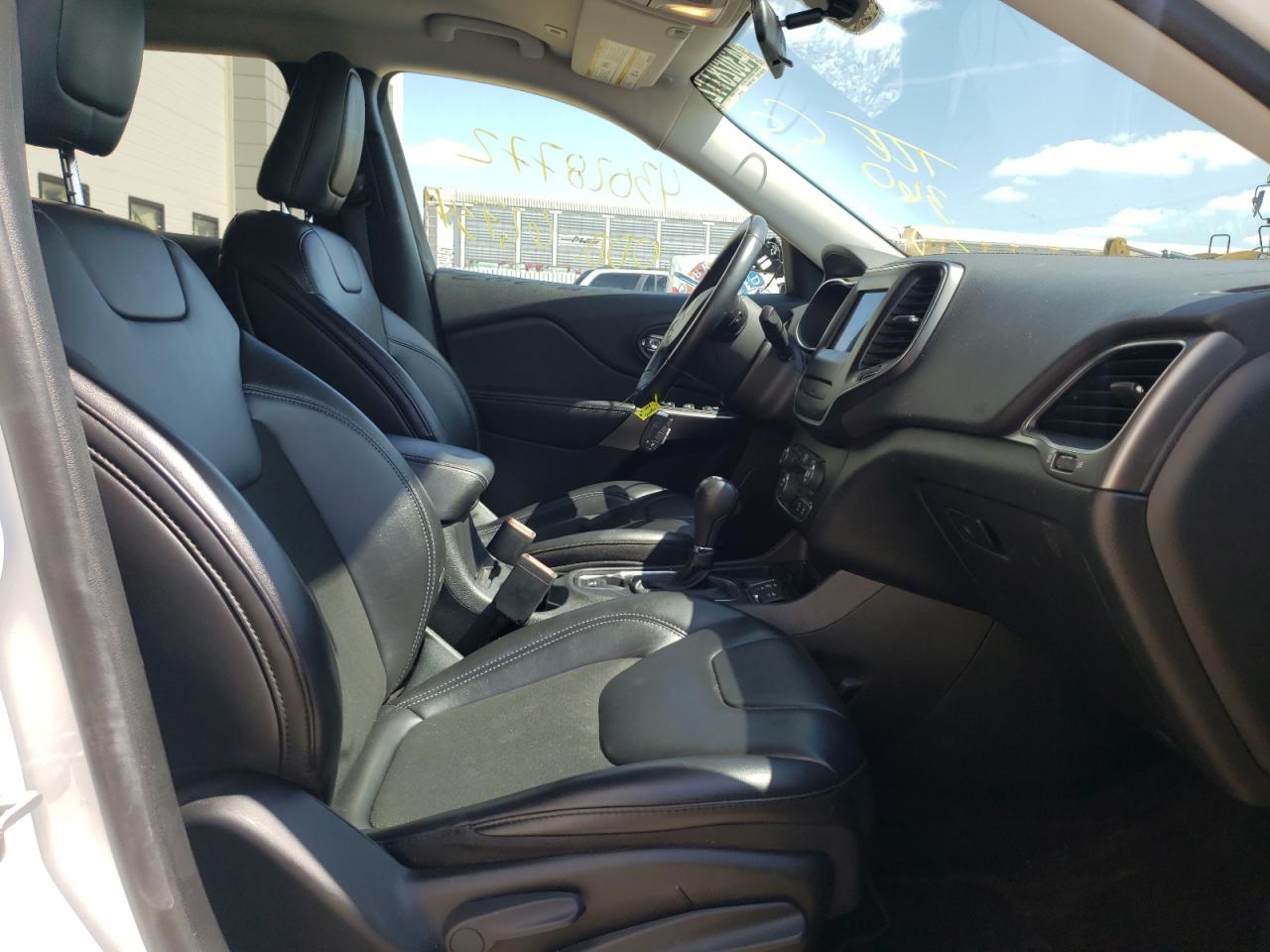 Photo 5 from auction – 2019 JEEP CHEROKEE L with VIN 1C4PJLLB6KD184141