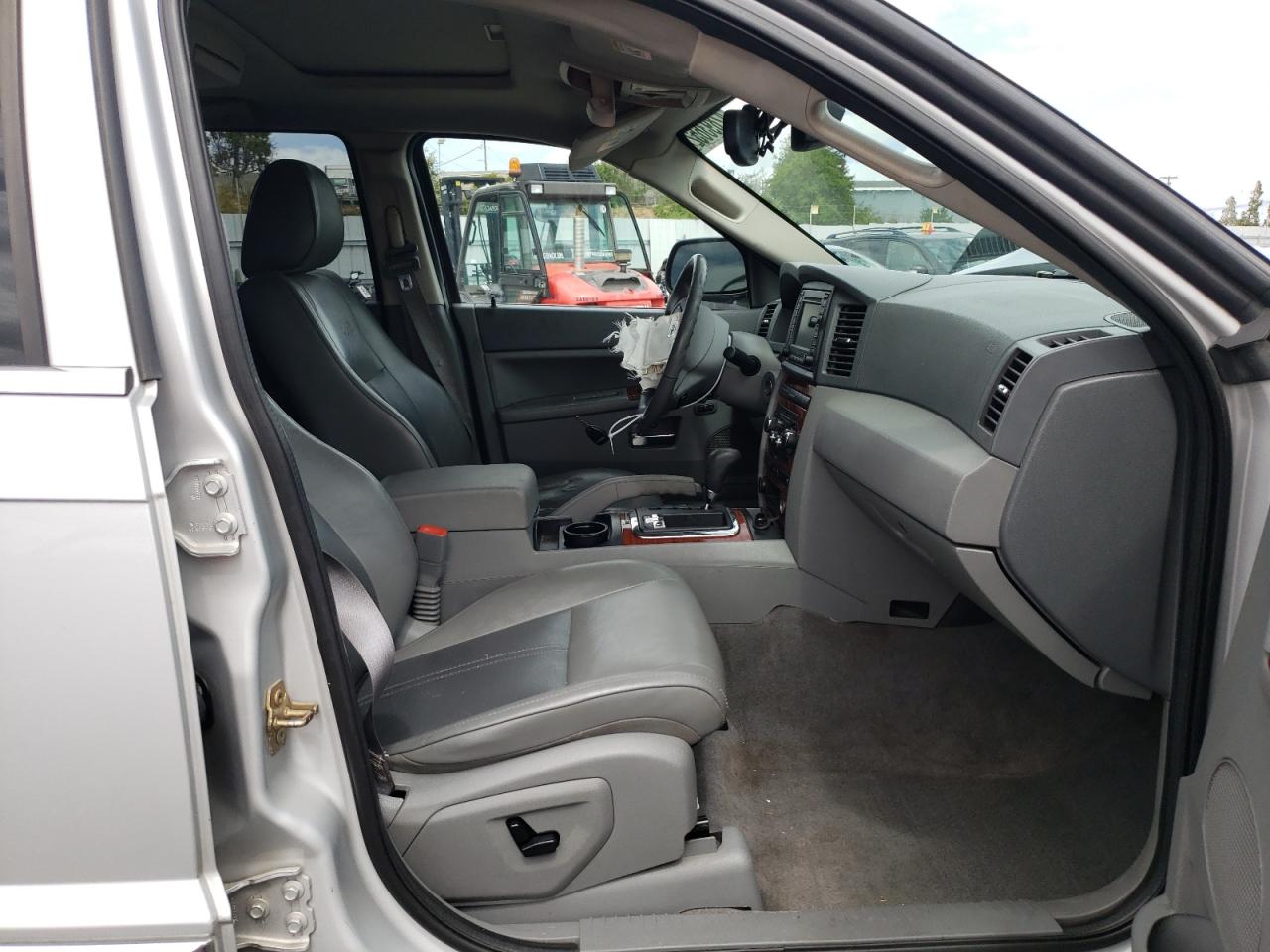 Photo 5 from auction – 2005 JEEP GRAND CHER with VIN 1J4HR58225C528277