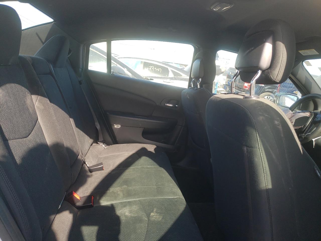 Photo 6 from auction – 2011 CHRYSLER 200 LX with VIN 1C3BC4FBXBN570629