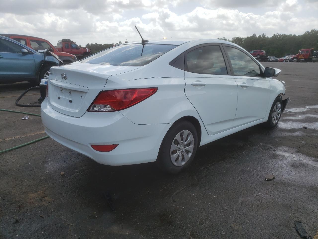Photo 4 from auction – 2015 HYUNDAI ACCENT GLS with VIN KMHCT4AE7FU906262