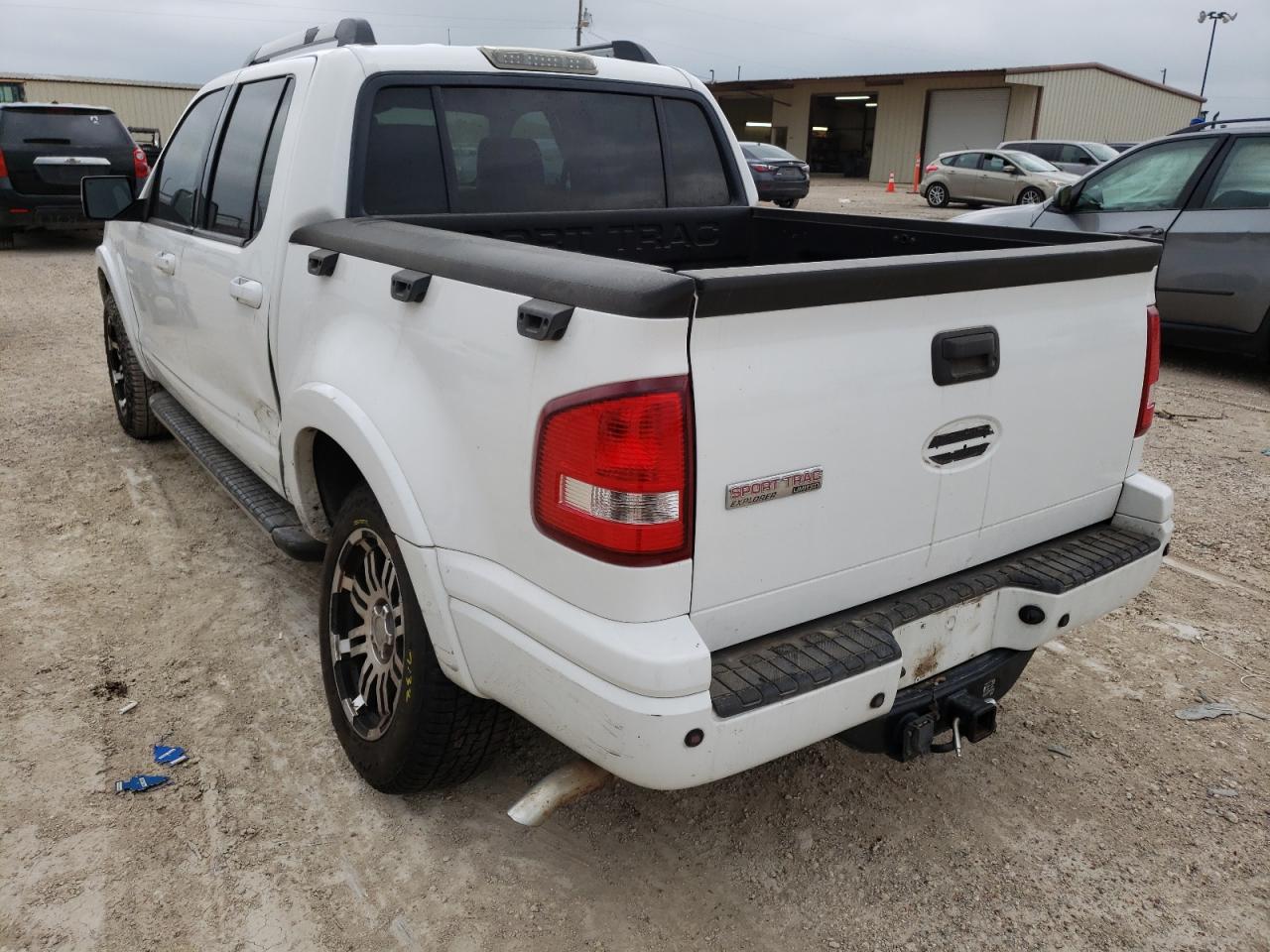 Photo 3 from auction – 2007 FORD EXPLORER S with VIN 1FMEU33K47UB01677
