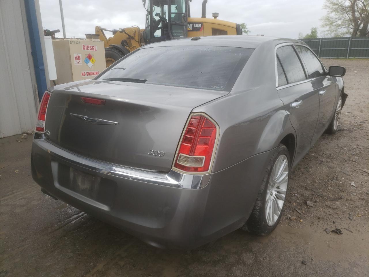 Photo 4 from auction – 2011 CHRYSLER 300 LIMITE with VIN 2C3CA5CG1BH592348