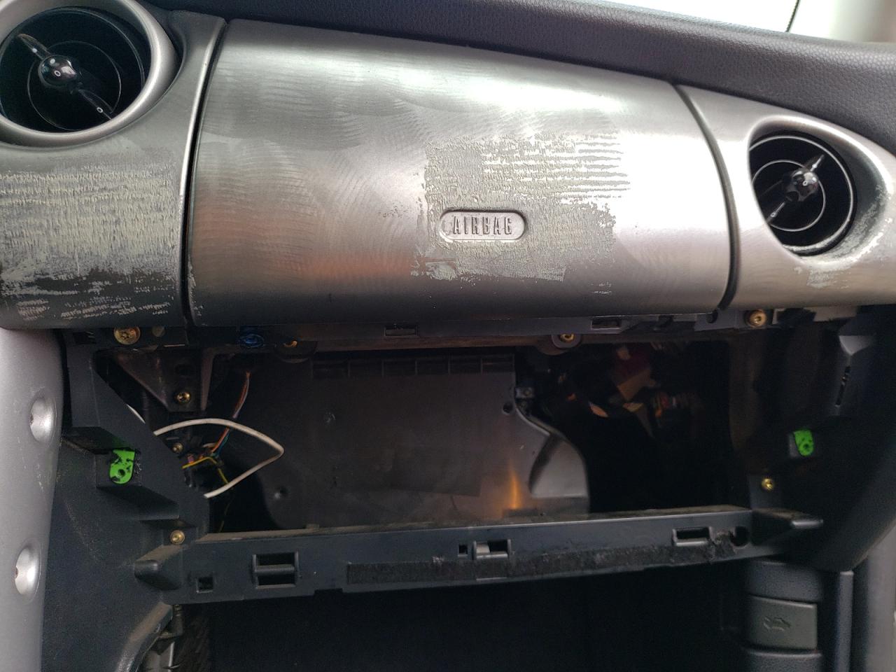 Photo 9 from auction – 2002 MINI COOPER S with VIN WMWRE33422TD53480
