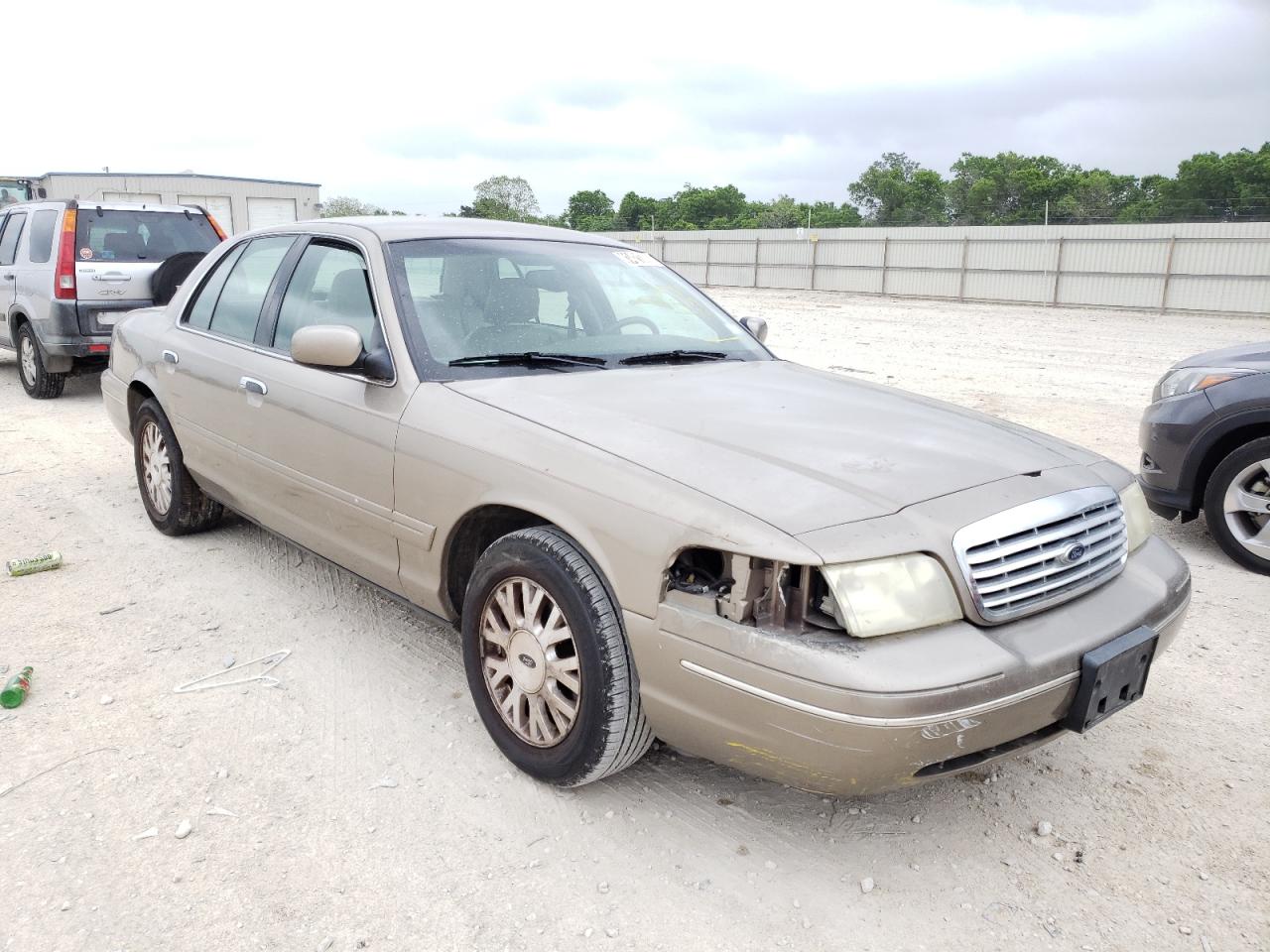FORD CROWN VICT 2003 with VIN 2FAFP74W23X103333 - Photo from auction