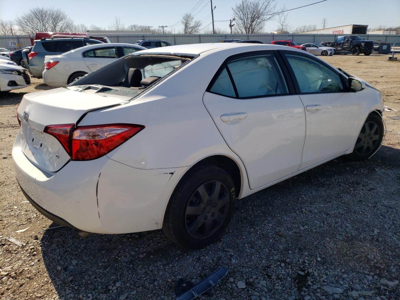 Photo 4 from auction – 2018 TOYOTA COROLLA L with VIN 2T1BURHEXJC964100