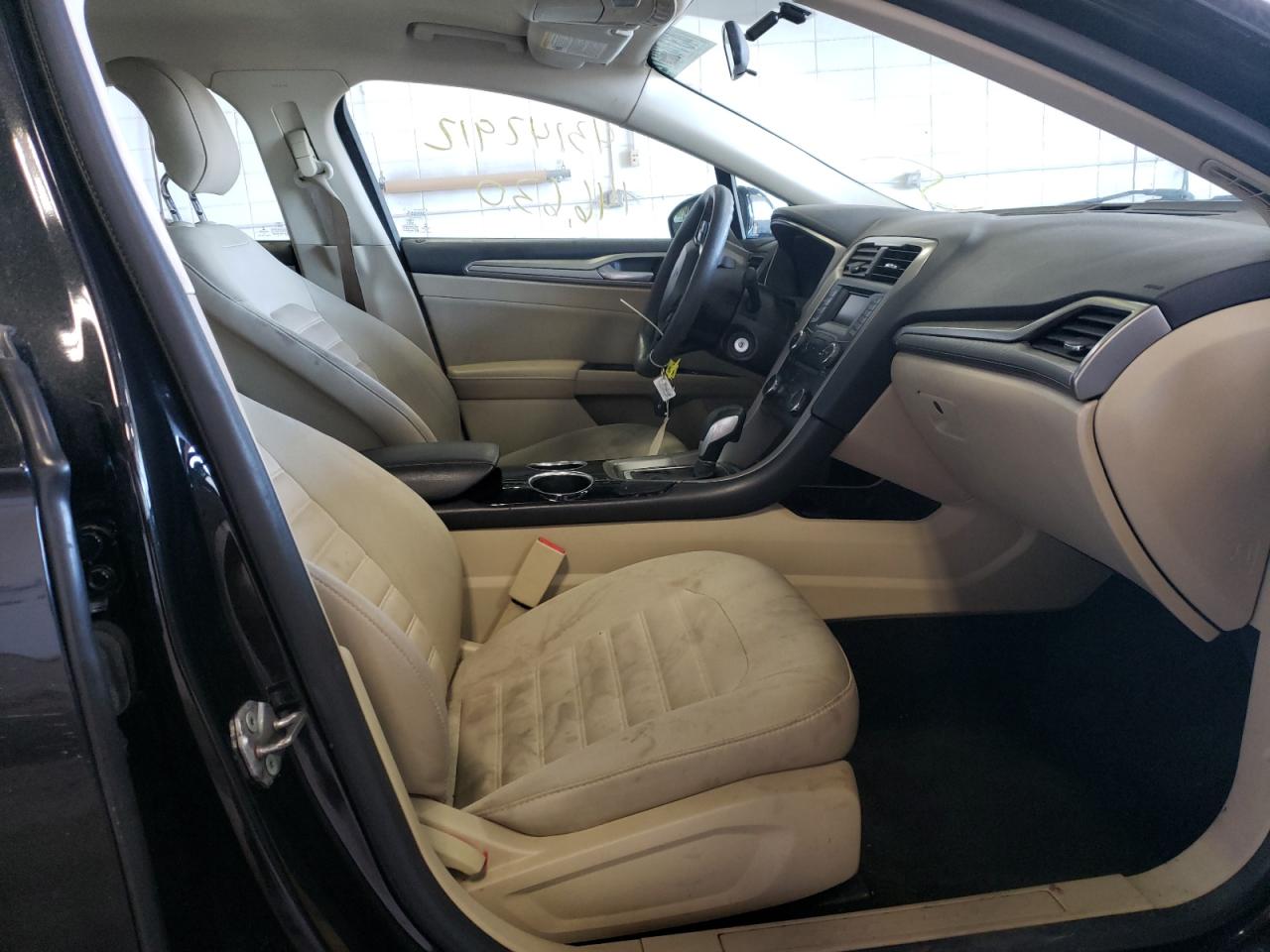Photo 5 from auction – 2013 FORD FUSION SE with VIN 3FA6P0HR0DR305227