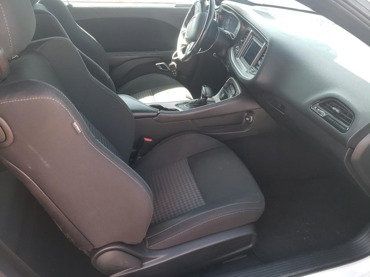 Photo 5 from auction – 2019 DODGE CHALLENGER with VIN 2C3CDZBT1KH655395