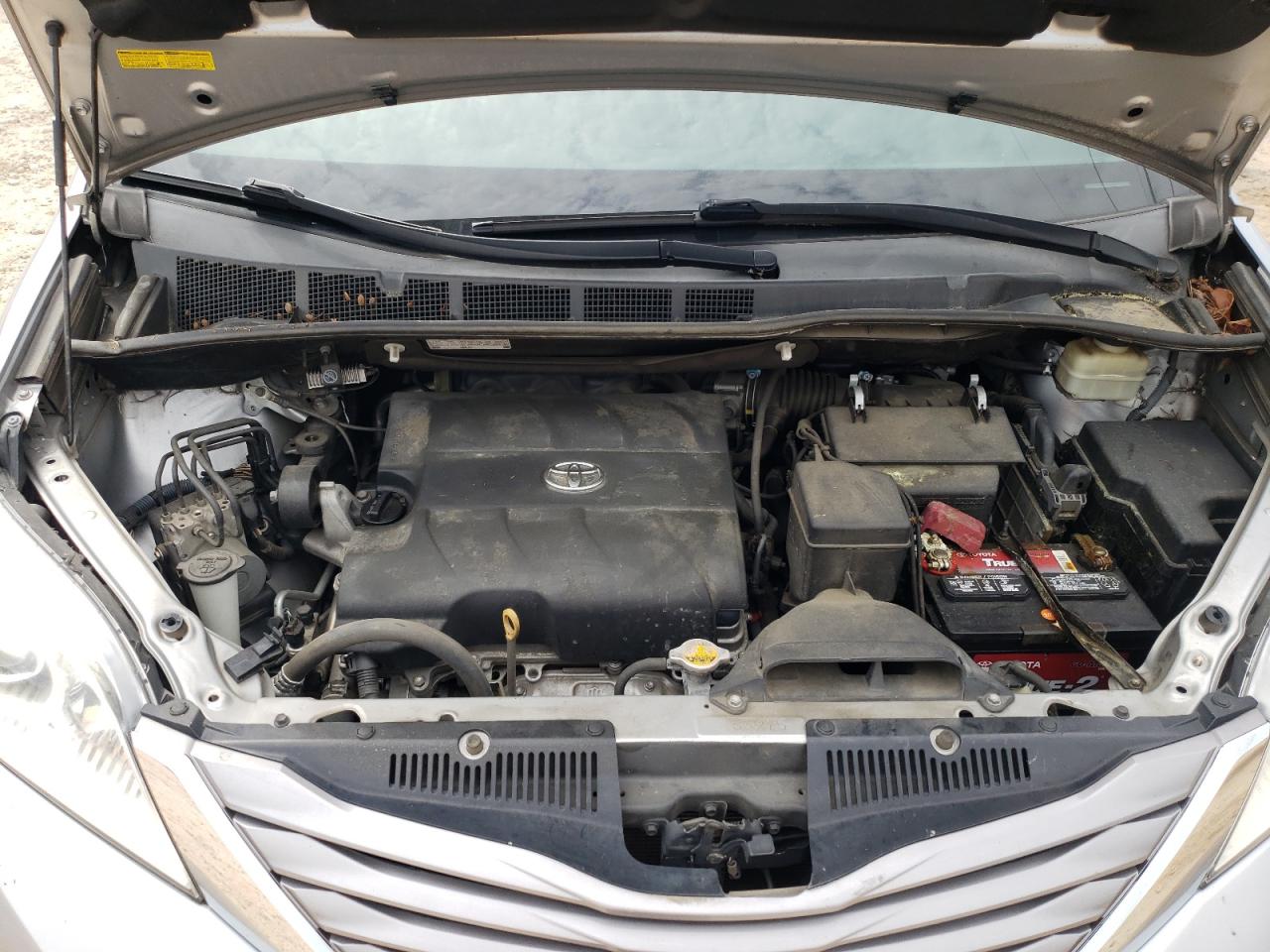 Photo 7 from auction – 2016 TOYOTA SIENNA XLE with VIN 5TDYK3DC8GS751504