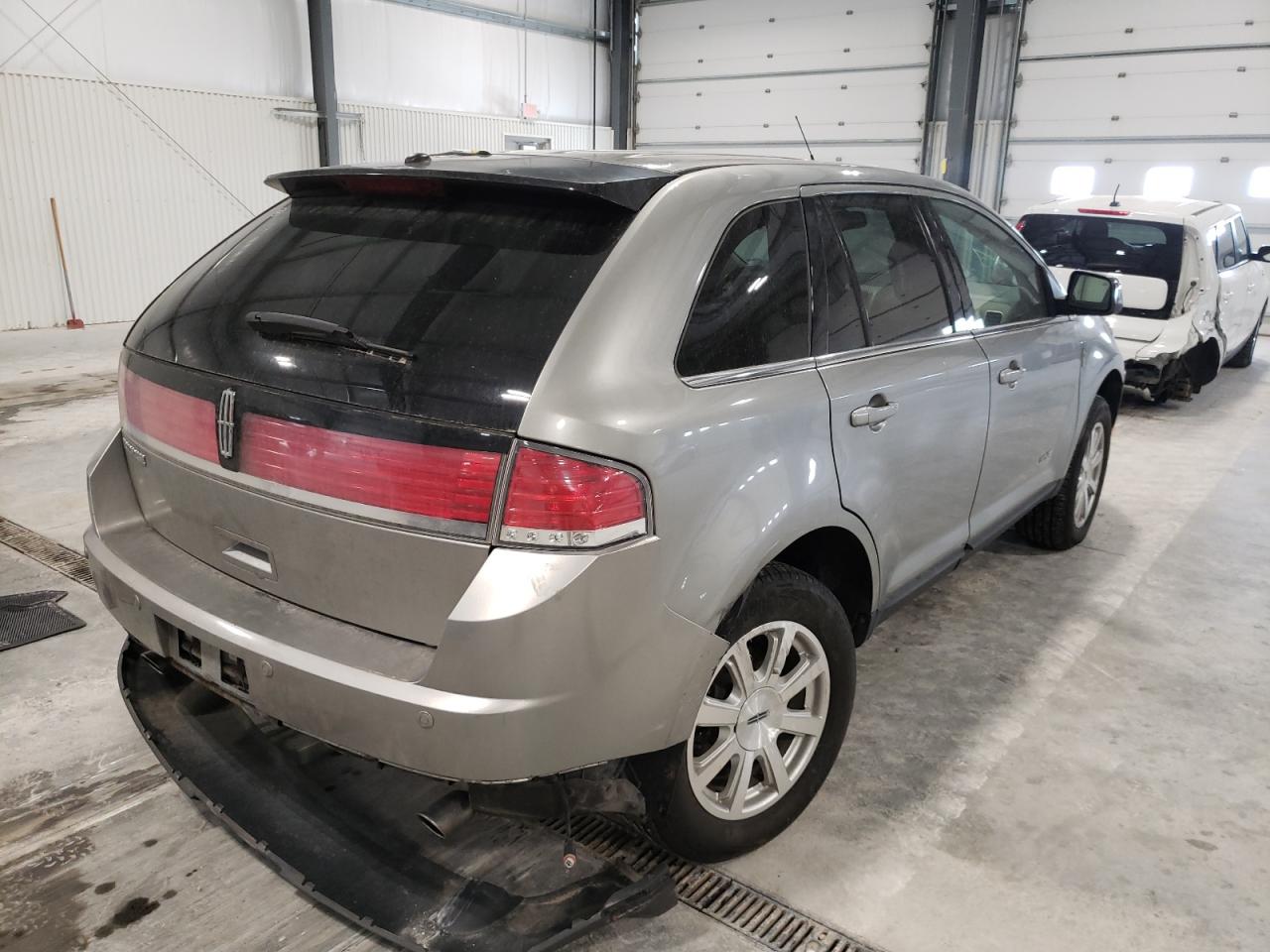 Photo 4 from auction – 2008 LINCOLN MKX with VIN 2LMDU88C78BJ21928