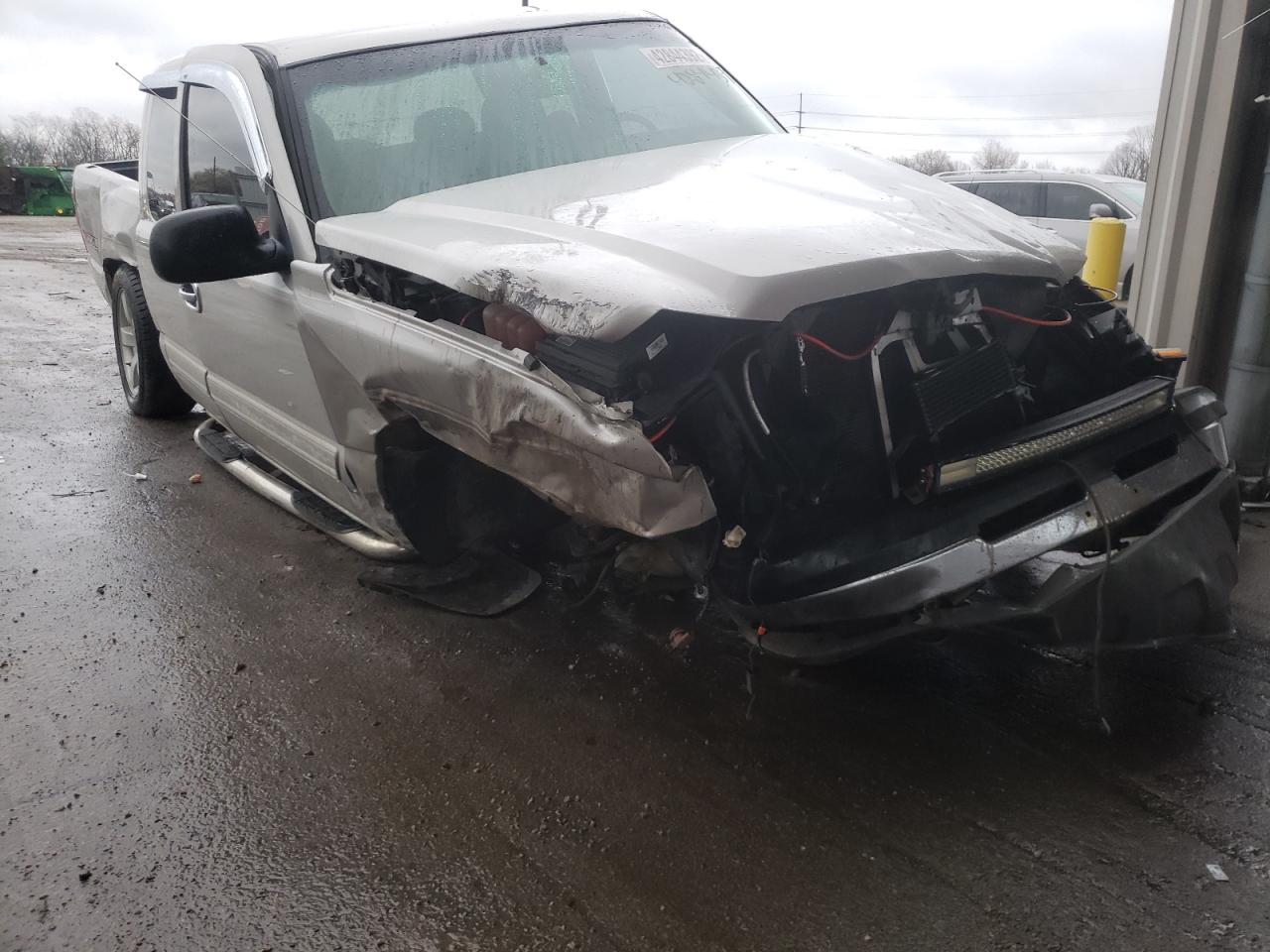 Photo 9 from auction – 2004 CHEVROLET SILVERADO with VIN 1GCEK19T44E261272