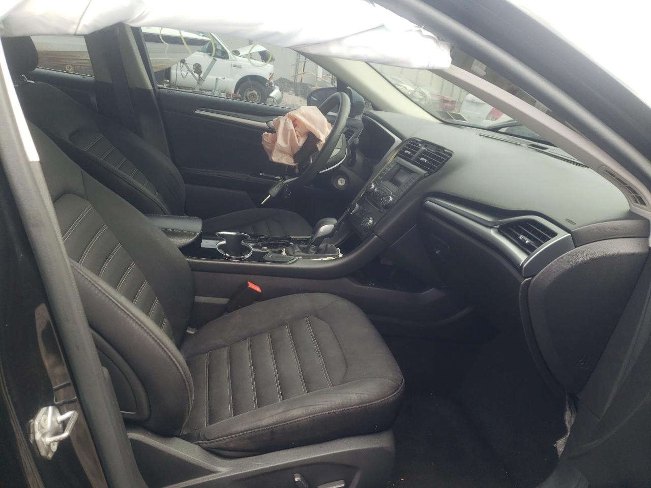 Photo 5 from auction – 2015 FORD FUSION SE with VIN 3FA6P0H78FR273208