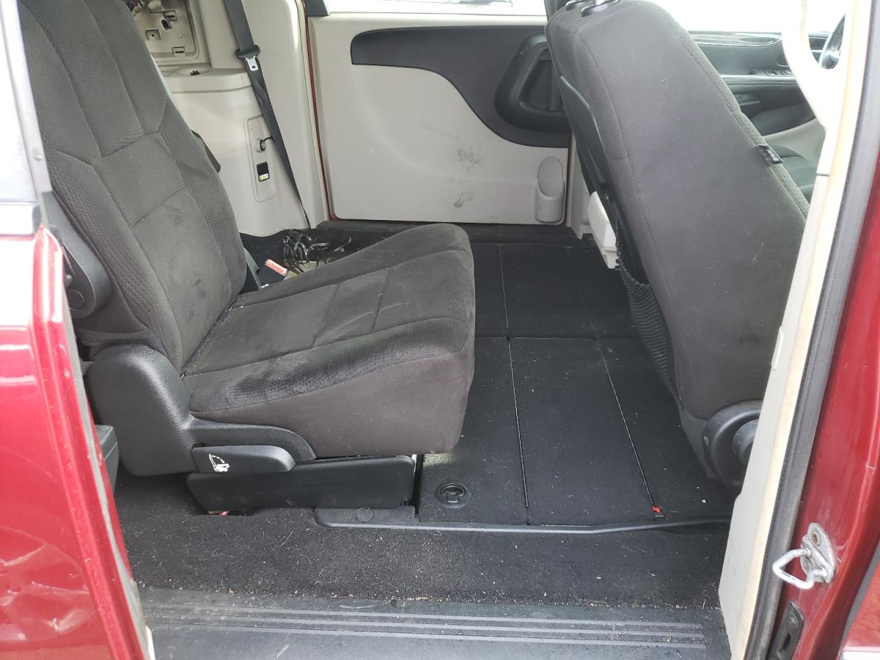 Photo 6 from auction – 2012 CHRYSLER TOWN & COU with VIN 2C4RC1BG5CR136794