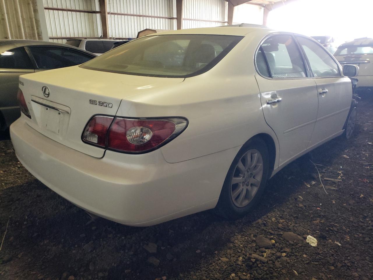 Photo 4 from auction – 2003 LEXUS ES 300 with VIN JTHBF30GX30106819