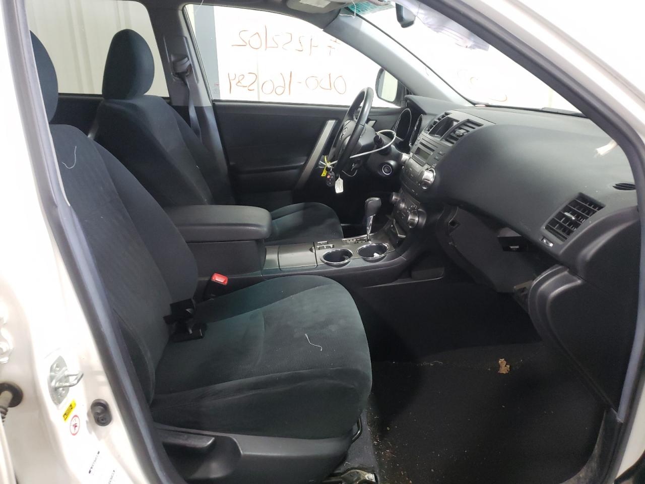 Zdjęcie 5 z aukcji – 2010 TOYOTA HIGHLANDER z VIN 5TDEK3EH5AS003703