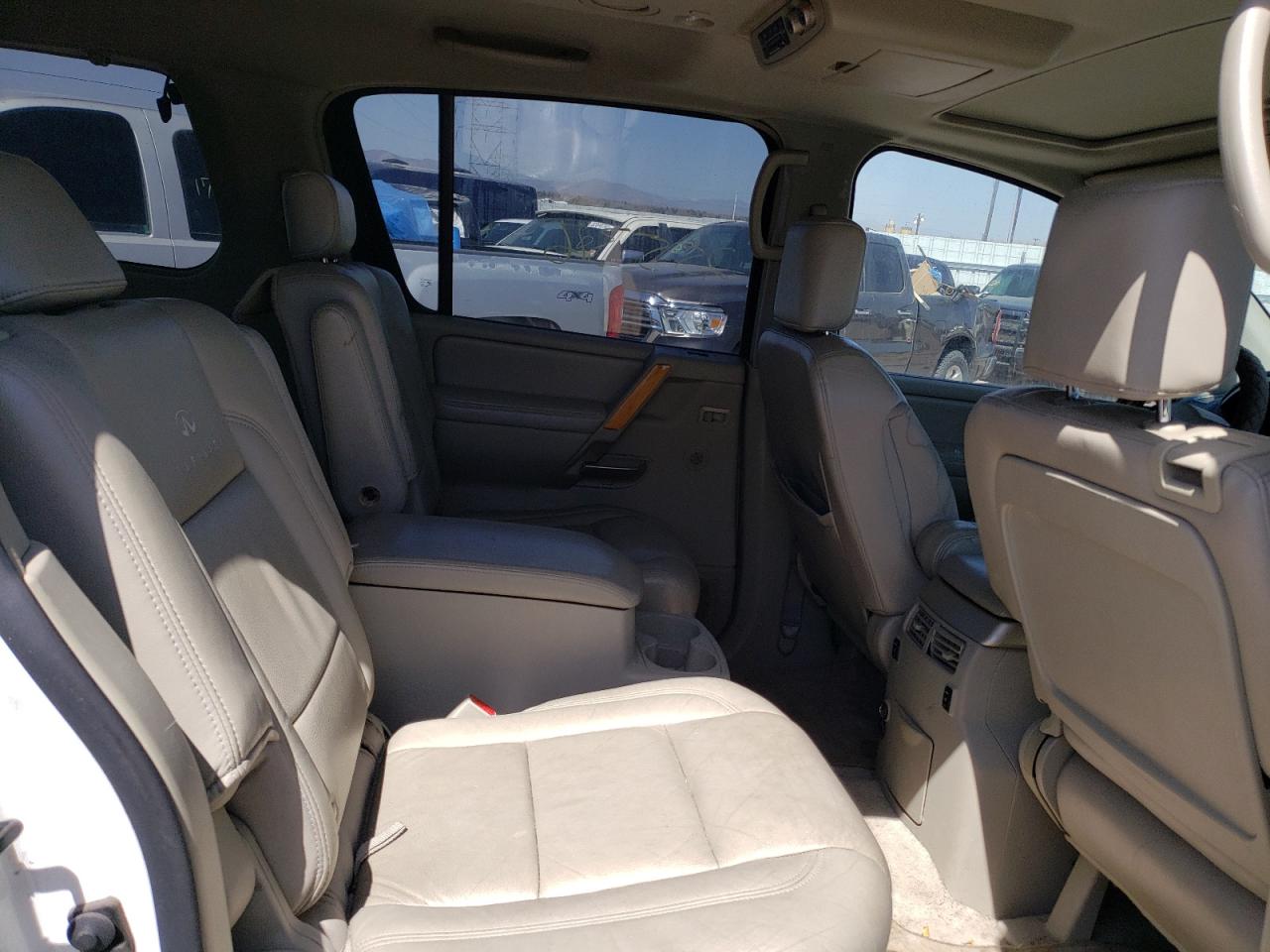 Photo 6 from auction – 2004 INFINITI QX56 with VIN 5N3AA08C24N802397