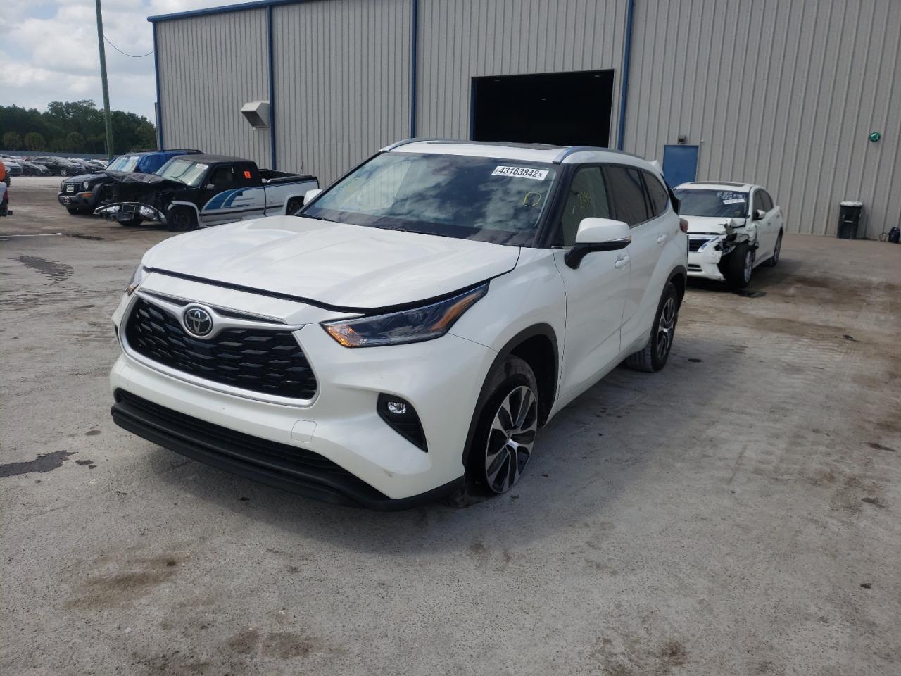 Photo 15 from auction – 2021 TOYOTA HIGHLANDER with VIN 5TDGZRAH2MS534004