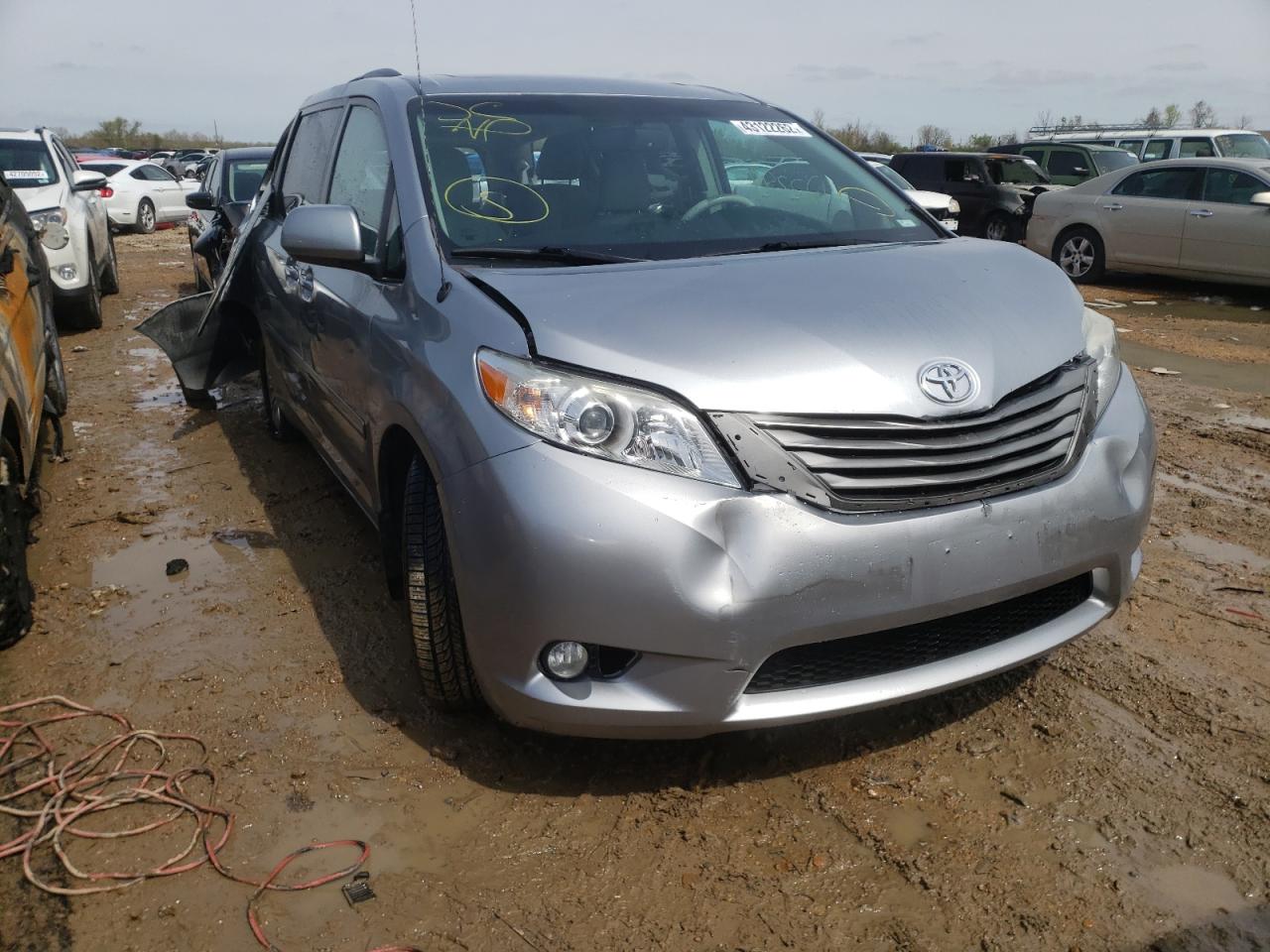 Photo 13 from auction – 2013 TOYOTA SIENNA XLE with VIN 5TDYK3DC8DS368741