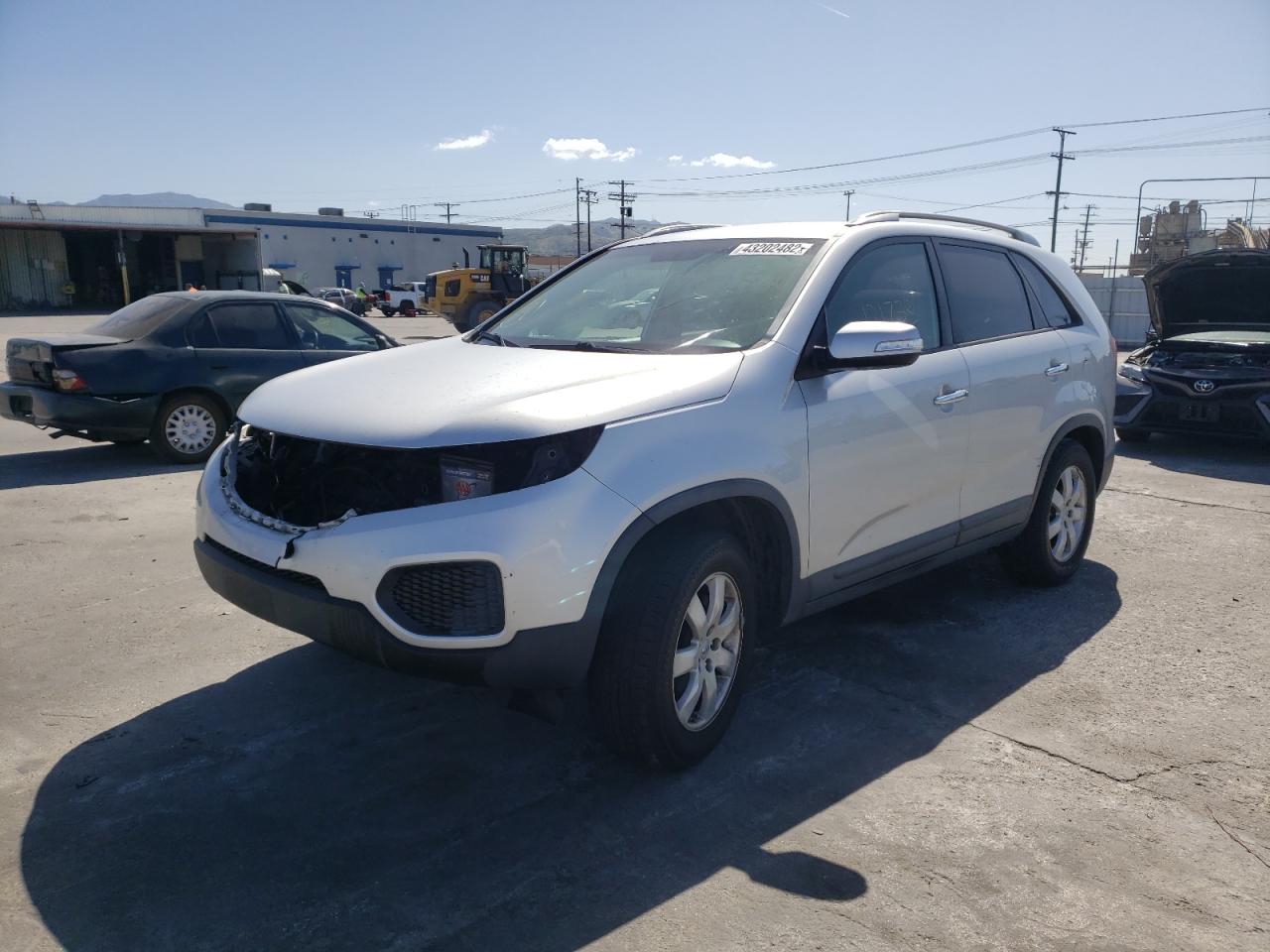 Photo 2 from auction – 2013 KIA SORENTO LX with VIN 5XYKT4A23DG349709