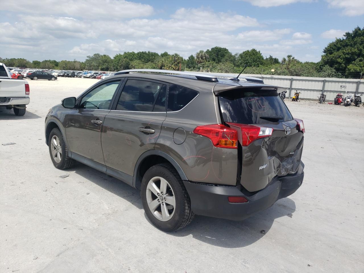 Photo 3 from auction – 2015 TOYOTA RAV4 XLE with VIN 2T3WFREV6FW135019