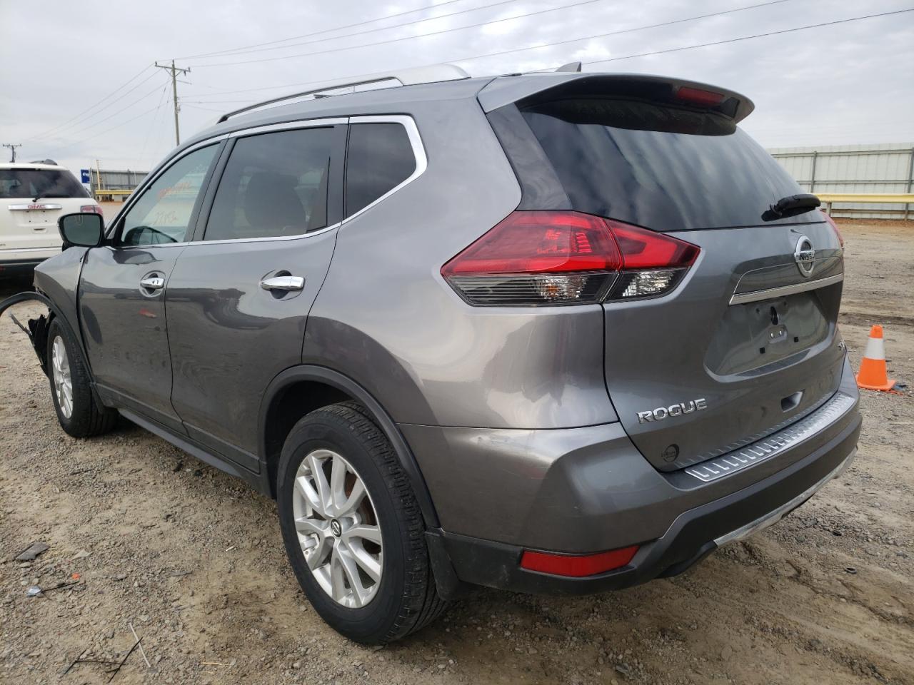 Photo 3 from auction – 2018 NISSAN ROGUE S with VIN KNMAT2MVXJP620330