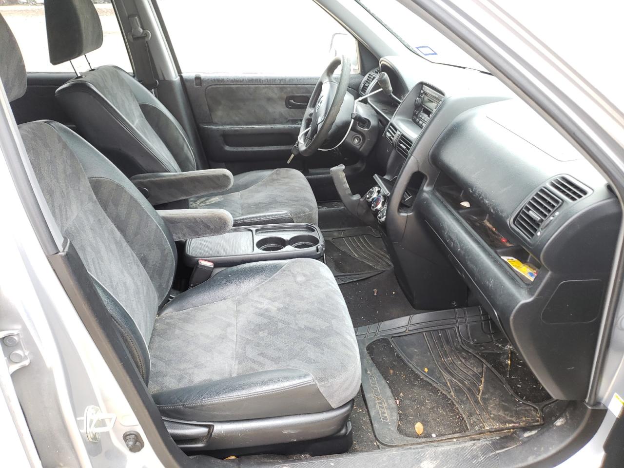Photo 5 from auction – 2004 HONDA CR-V EX with VIN JHLRD78814C053327