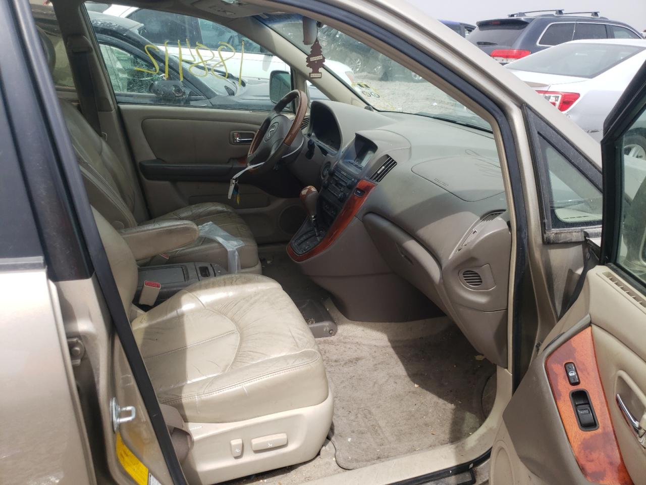 Photo 5 from auction – 2001 LEXUS RX 300 with VIN JTJHF10U510219092