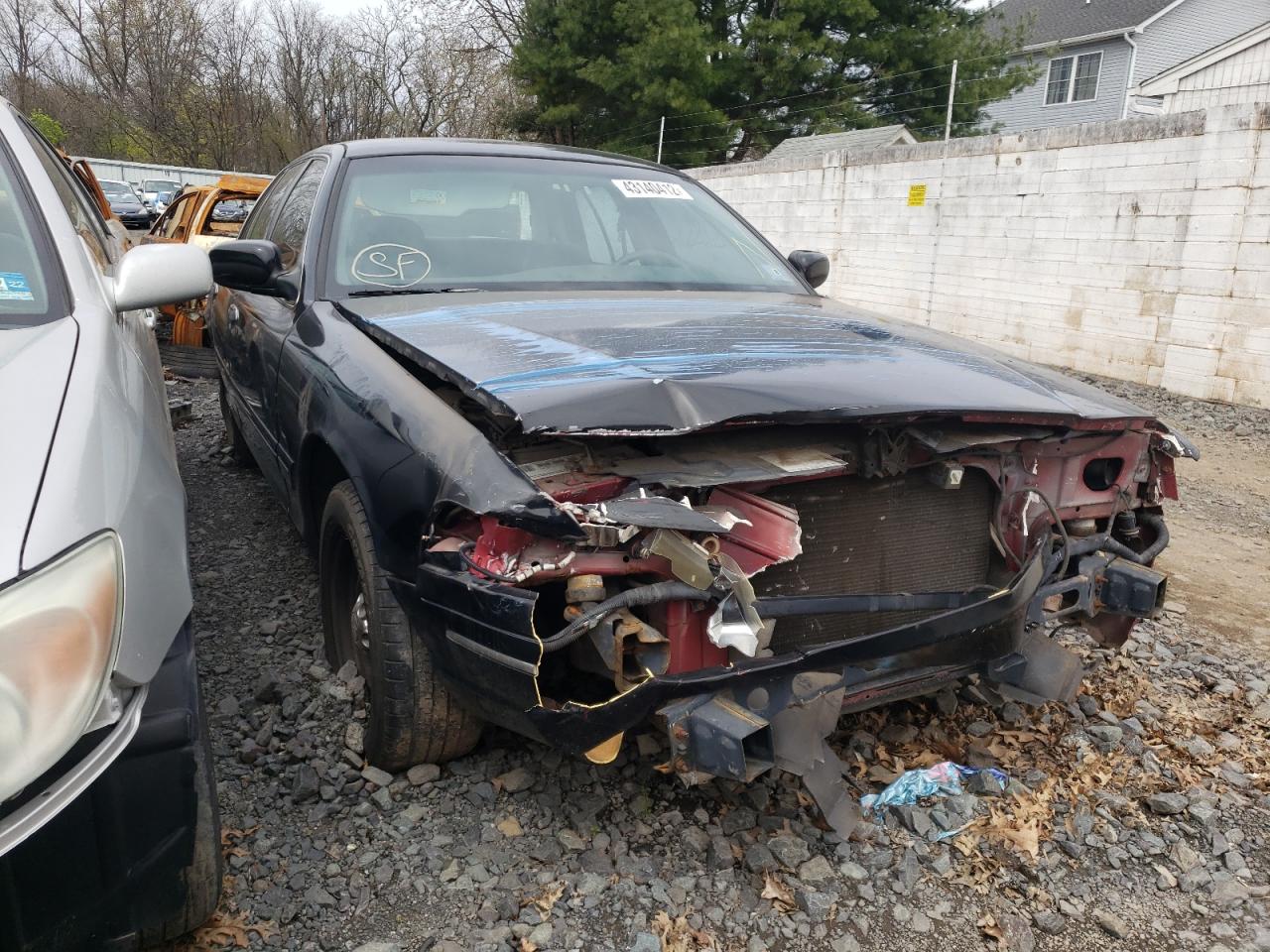 FORD CROWN VICT 1999 with VIN 2FAFP71W1XX186523 - Photo from auction