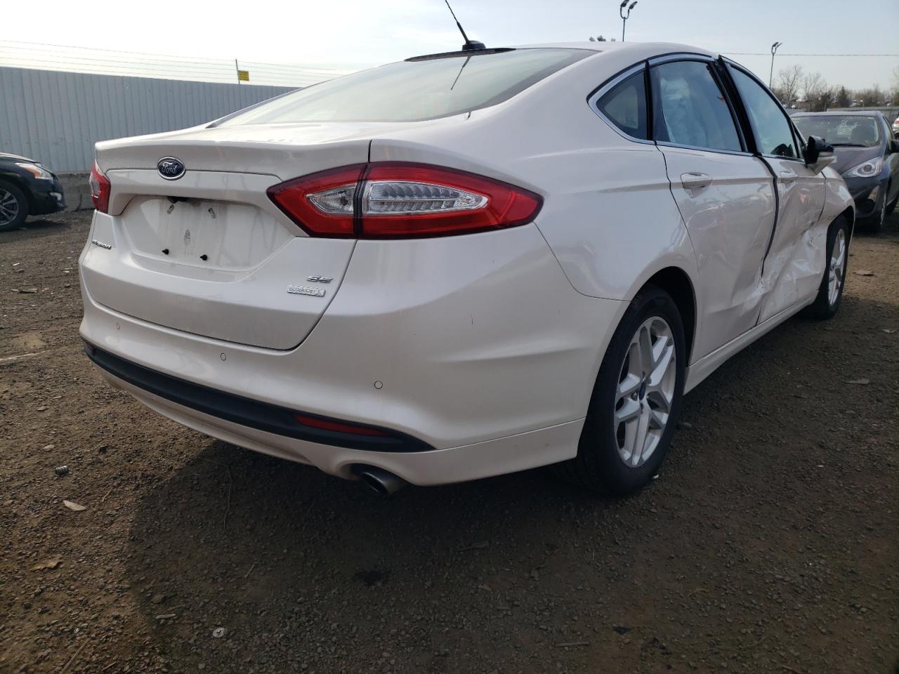 Photo 4 from auction – 2015 FORD FUSION SE with VIN 3FA6P0HD6FR121806