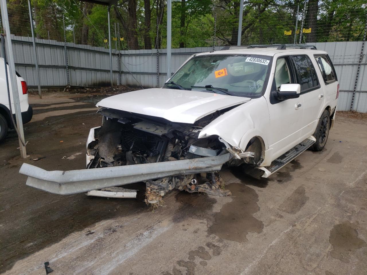 Photo 2 from auction – 2011 FORD EXPEDITION with VIN 1FMJU2A5XBEF16687