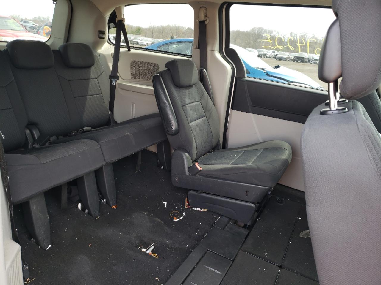Photo 6 from auction – 2010 DODGE GRAND CARA with VIN 2D4RN5D13AR461728
