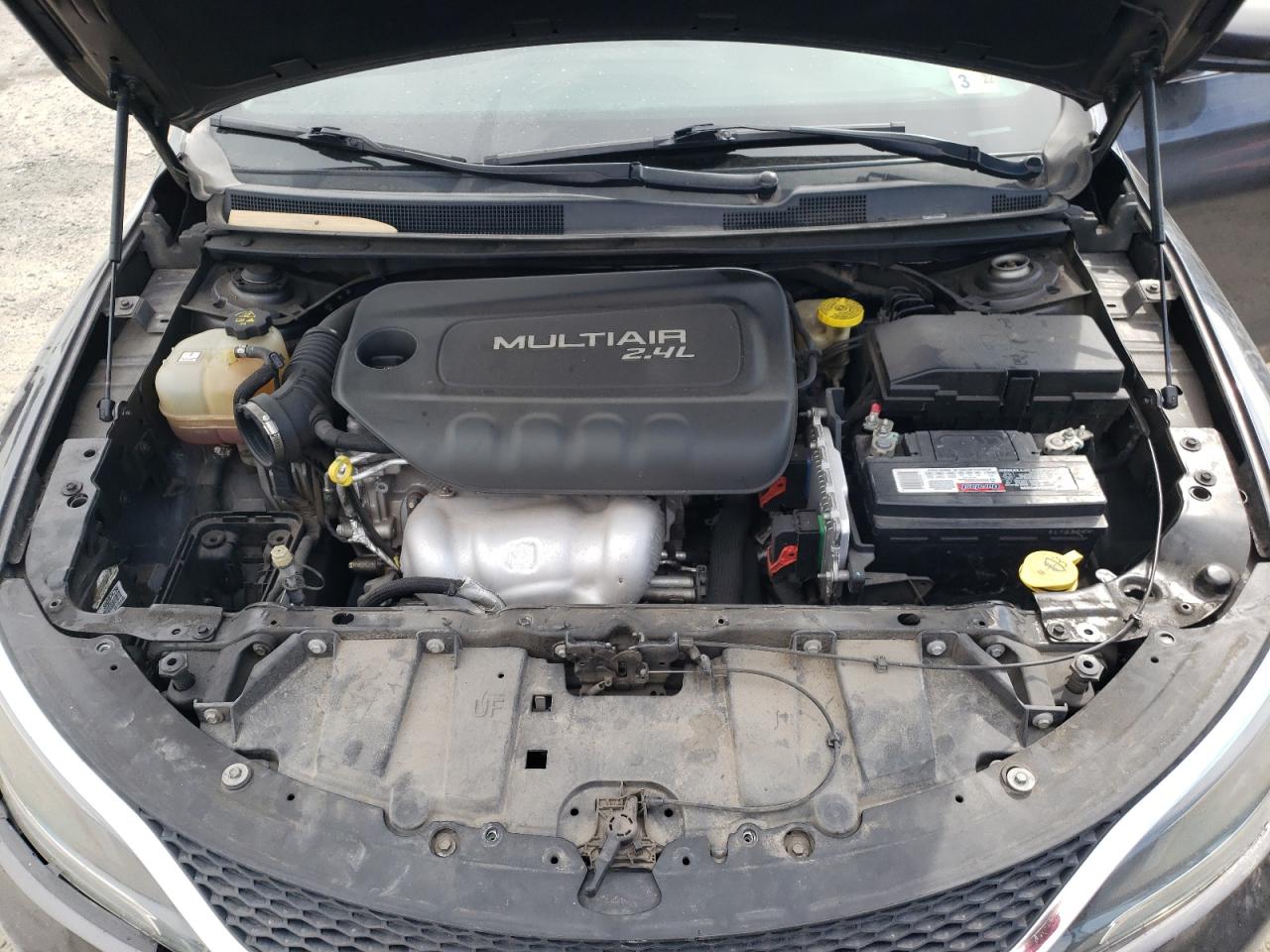 Photo 7 from auction – 2015 CHRYSLER 200 LIMITE with VIN 1C3CCCAB7FN599243