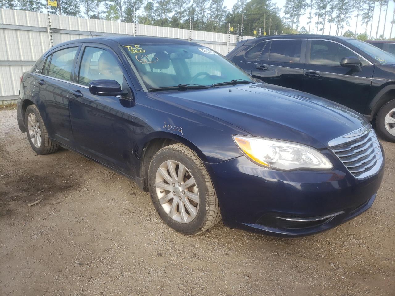 CHRYSLER 200 2013 with VIN 1C3CCBBB0DN727196 - Photo from auction