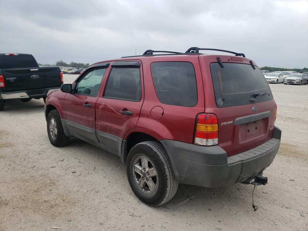 Photo 3 from auction – 2007 FORD ESCAPE XLS with VIN 1FMCU02Z67KA45077