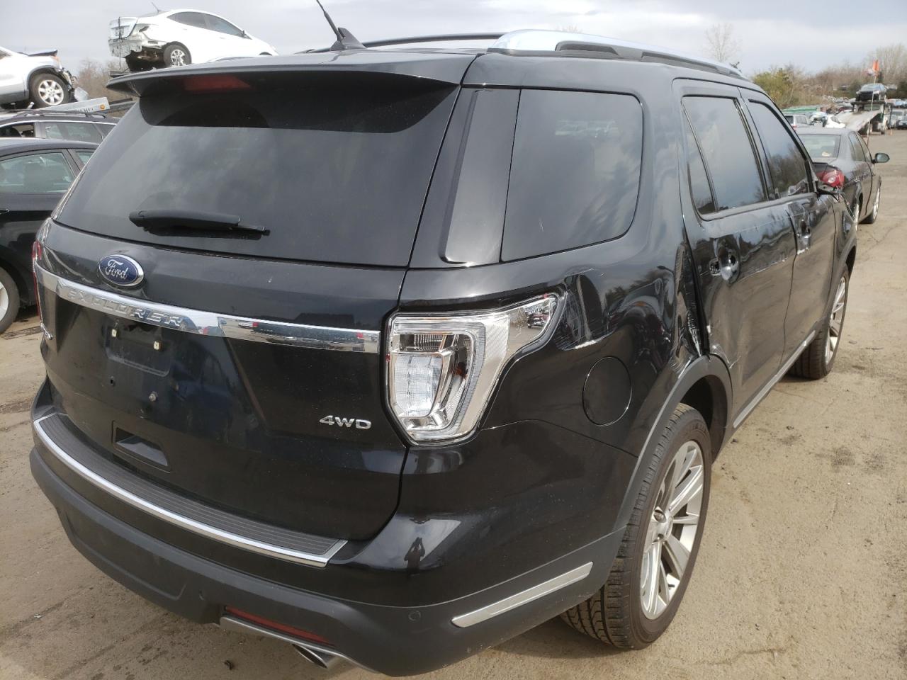 Photo 4 from auction – 2018 FORD EXPLORER L with VIN 1FM5K8F87JGC16718