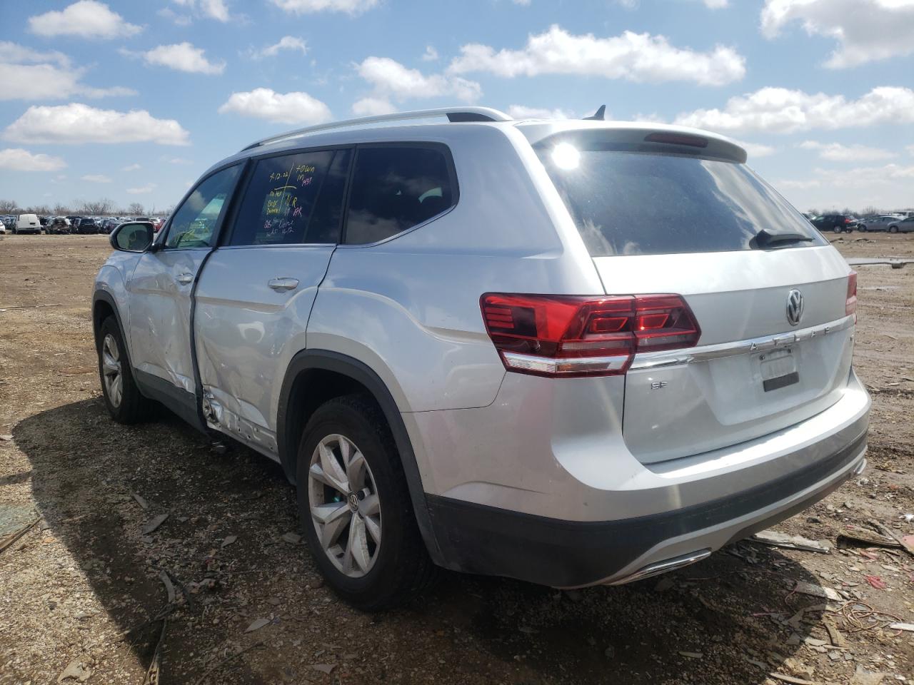 Photo 3 from auction – 2018 VOLKSWAGEN ATLAS SE with VIN 1V2DR2CA7JC547014